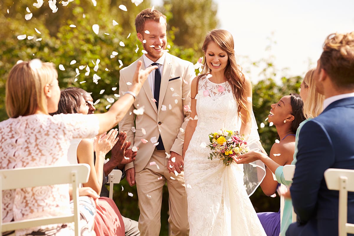 Benefits and Drawbacks to a Big Wedding Ceremonies
