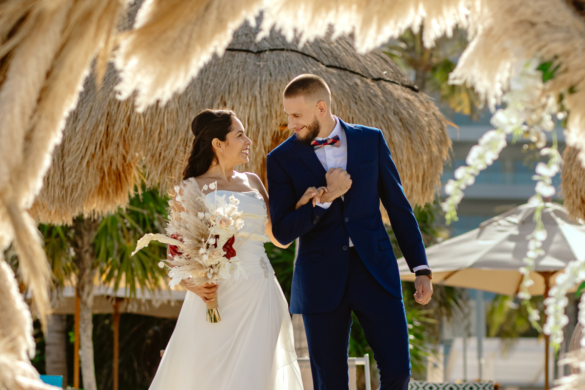 wedding-couple-at-garza-blanca-cancun