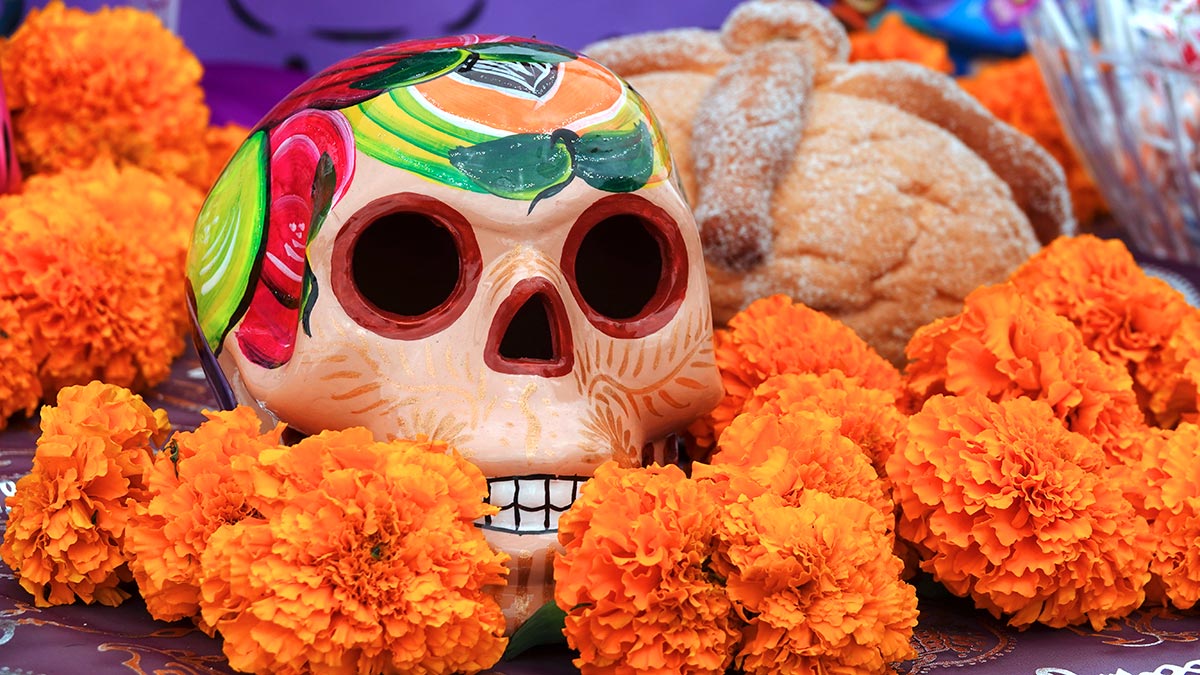 Day of the Dead (Día de Muertos) in Mexico | Traveler's Blog 2020