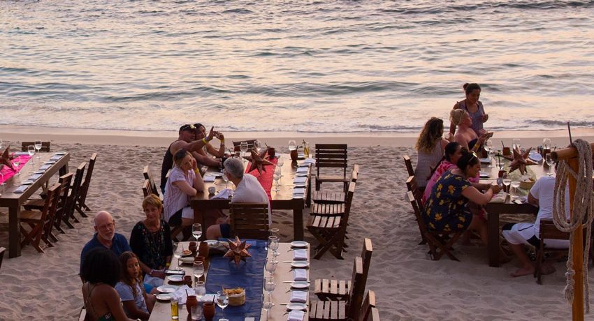 This Thanksgiving holiday, Garza Blanca Preserve Resort & Spa in Puerto Vallarta invites you to take part in our American Thanksgiving celebration with an incredible turkey feast on the beach