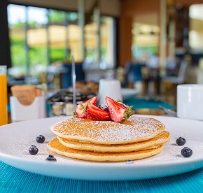 gourmet-dining-breakfast-restaurant-blanca-blue-garza-blanca-resort-puerto-vallarta3