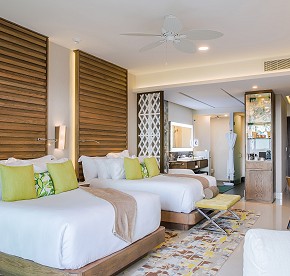 Explore this accurate photography selection of our luxurious oceanfront suites and residences in Cancun.