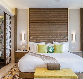 Explore this accurate photography selection of our luxurious oceanfront suites and residences in Cancun.