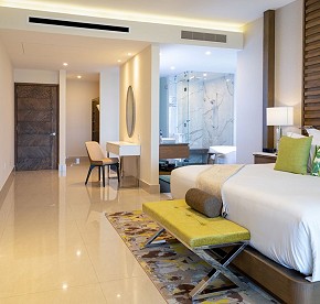 Explore this accurate photography selection of our luxurious oceanfront suites and residences in Cancun.