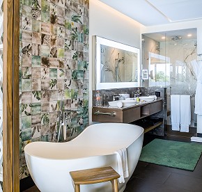 Explore this accurate photography selection of our luxurious oceanfront suites and residences in Cancun.