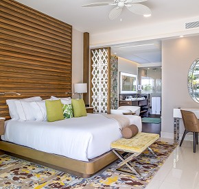 Explore this accurate photography selection of our luxurious oceanfront suites and residences in Cancun.