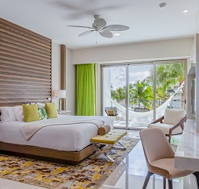 Explore this accurate photography selection of our luxurious oceanfront suites and residences in Cancun.