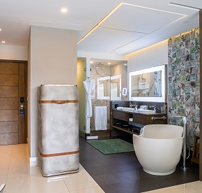 Explore this accurate photography selection of our luxurious oceanfront suites and residences in Cancun.
