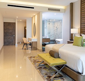 Explore this accurate photography selection of our luxurious oceanfront suites and residences in Cancun.