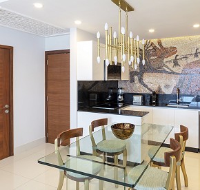 Gourmet cooking and dining facilities