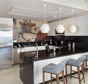 Full gourmet kitchen