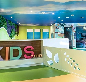 Garza Blanca is one of the best family-friendly all-inclusive resorts in Cancun. The fabulous Kids’ Club is the place for children to play, learn, and have fun. The best part about it is that the Kids’ Club is absolutely free for kids aged 4 – 12.