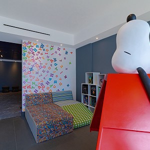 Discover our incredible Kid’s Club and see the photo gallery of every activity the little ones can do in this space with the help of certified staff.