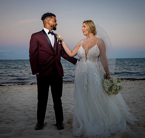 Get inspired by real wedding moments captured at Garza Blanca Puerto Vallarta. Ocean views, elegant décor, and timeless memories await.