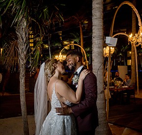 Get inspired by real wedding moments captured at Garza Blanca Puerto Vallarta. Ocean views, elegant décor, and timeless memories await.