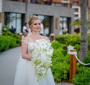 Get inspired by real wedding moments captured at Garza Blanca Puerto Vallarta. Ocean views, elegant décor, and timeless memories await.