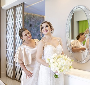 Get inspired by real wedding moments captured at Garza Blanca Puerto Vallarta. Ocean views, elegant décor, and timeless memories await.