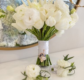 Get inspired by real wedding moments captured at Garza Blanca Puerto Vallarta. Ocean views, elegant décor, and timeless memories await.