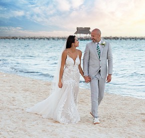 Get inspired by real wedding moments captured at Garza Blanca Puerto Vallarta. Ocean views, elegant décor, and timeless memories await.