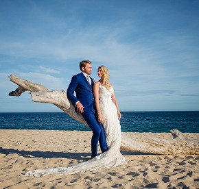 Created with romance in mind, Garza Blanca Resort & Spa offers the most spectacular beachfront setting for luxury weddings.