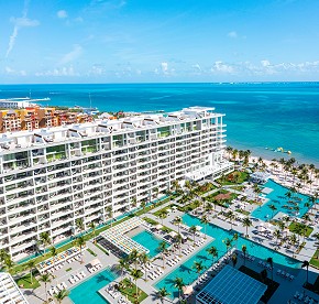 Distinctly modern, yet exquisitely timeless, Garza Blanca Resort & Spa Cancun emanates contemporary flare within a relaxed yet sleek atmosphere.