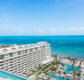 Distinctly modern, yet exquisitely timeless, Garza Blanca Resort & Spa Cancun emanates contemporary flare within a relaxed yet sleek atmosphere.