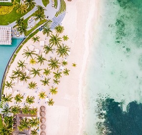 Distinctly modern, yet exquisitely timeless, Garza Blanca Resort & Spa Cancun emanates contemporary flare within a relaxed yet sleek atmosphere.