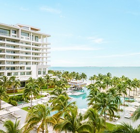 Distinctly modern, yet exquisitely timeless, Garza Blanca Resort & Spa Cancun emanates contemporary flare within a relaxed yet sleek atmosphere.