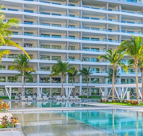 Distinctly modern, yet exquisitely timeless, Garza Blanca Resort & Spa Cancun emanates contemporary flare within a relaxed yet sleek atmosphere.