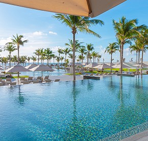 Distinctly modern, yet exquisitely timeless, Garza Blanca Resort & Spa Cancun emanates contemporary flare within a relaxed yet sleek atmosphere.