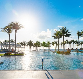 Distinctly modern, yet exquisitely timeless, Garza Blanca Resort & Spa Cancun emanates contemporary flare within a relaxed yet sleek atmosphere.