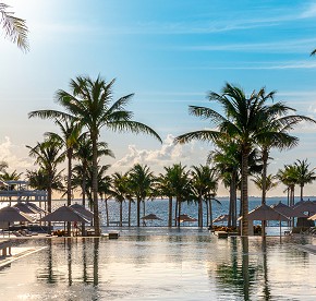 Distinctly modern, yet exquisitely timeless, Garza Blanca Resort & Spa Cancun emanates contemporary flare within a relaxed yet sleek atmosphere.