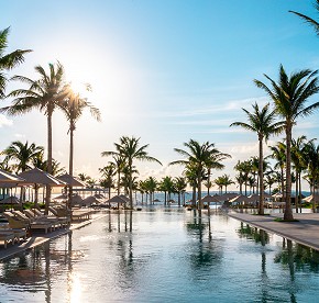 Distinctly modern, yet exquisitely timeless, Garza Blanca Resort & Spa Cancun emanates contemporary flare within a relaxed yet sleek atmosphere.