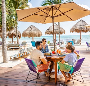 Gallery with the best images of Garza Blanca Resort & Spa Cancun restaurants: Blanca Blue restaurant, Hiroshi, Bocados Steak House, The snack and Food truck.