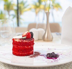 Gallery with the best images of Garza Blanca Resort & Spa Cancun restaurants: Blanca Blue restaurant, Hiroshi, Bocados Steak House, The snack and Food truck.