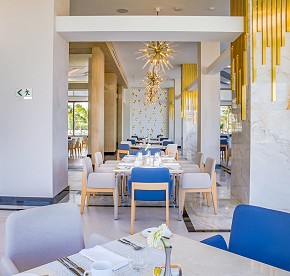 Gallery with the best images of Garza Blanca Resort & Spa Cancun restaurants: Blanca Blue restaurant, Hiroshi, Bocados Steak House, The snack and Food truck.