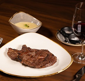 Gallery with the best images of Garza Blanca Resort & Spa Cancun restaurants: Blanca Blue restaurant, Hiroshi, Bocados Steak House, The snack and Food truck.