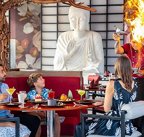 Gallery with the best images of Garza Blanca Resort & Spa Cancun restaurants: Blanca Blue restaurant, Hiroshi, Bocados Steak House, The snack and Food truck.