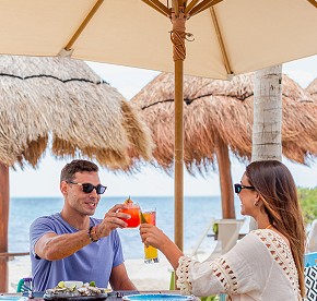 Gallery with the best images of Garza Blanca Resort & Spa Cancun restaurants: Blanca Blue restaurant, Hiroshi, Bocados Steak House, The snack and Food truck.