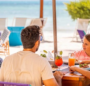 Gallery with the best images of Garza Blanca Resort & Spa Cancun restaurants: Blanca Blue restaurant, Hiroshi, Bocados Steak House, The snack and Food truck.