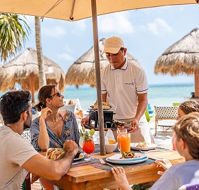 Gallery with the best images of Garza Blanca Resort & Spa Cancun restaurants: Blanca Blue restaurant, Hiroshi, Bocados Steak House, The snack and Food truck.