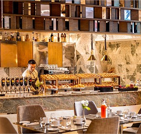 Gallery with the best images of Garza Blanca Resort & Spa Cancun restaurants: Blanca Blue restaurant, Hiroshi, Bocados Steak House, The snack and Food truck.