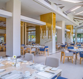 Gallery with the best images of Garza Blanca Resort & Spa Cancun restaurants: Blanca Blue restaurant, Hiroshi, Bocados Steak House, The snack and Food truck.