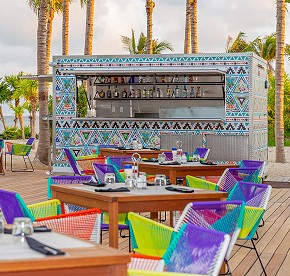 Gallery with the best images of Garza Blanca Resort & Spa Cancun restaurants: Blanca Blue restaurant, Hiroshi, Bocados Steak House, The snack and Food truck.