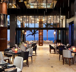 Foodies and serious restaurant critics alike will love the culinary options available at Garza Blanca Los Cabos.