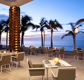 Foodies and serious restaurant critics alike will love the culinary options available at Garza Blanca Los Cabos.