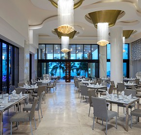 Foodies and serious restaurant critics alike will love the culinary options available at Garza Blanca Los Cabos.