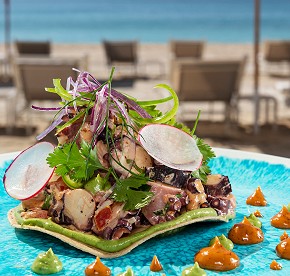 Foodies and serious restaurant critics alike will love the culinary options available at Garza Blanca Los Cabos.
