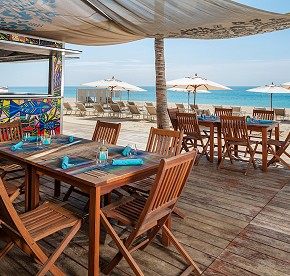 Foodies and serious restaurant critics alike will love the culinary options available at Garza Blanca Los Cabos.