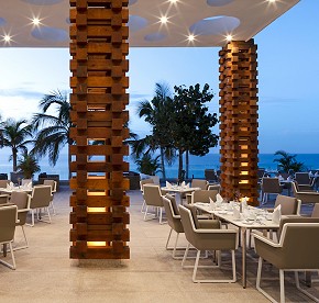 Foodies and serious restaurant critics alike will love the culinary options available at Garza Blanca Los Cabos.